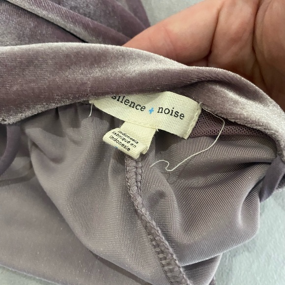 Light purple velvet romper - Picture 3 of 3